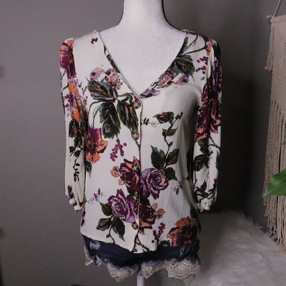 Daytrip | V Neck Floral Blouse Small - Picture 2 of 7